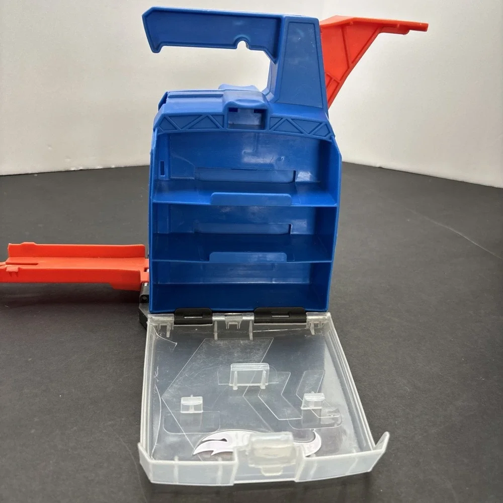 Hot Wheels Track Builder Display Launcher Carrying Case GCF92 - Holds 6 Cars